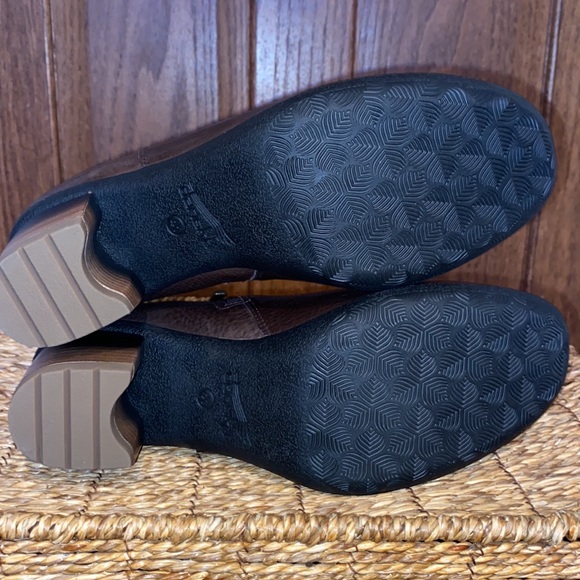Dansko Perry Chocolate Waterproof Tumbled Ankle Boots New w/out Box! - Picture 11 of 15